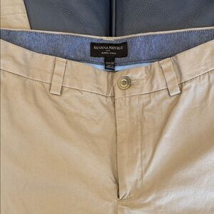 Banana Republic Men's Khaki Chinos